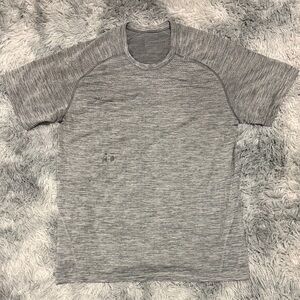 Lululemon shirt Large Mens Gray used